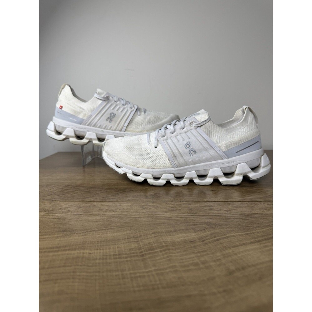 On Cloudswift Women’s Size 8 White Gray Athletic Running Walking Shoes Sneakers